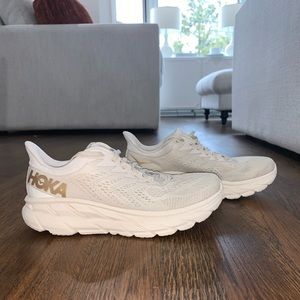 Hoka One One - Clifton 7